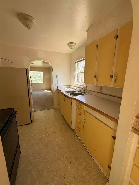 Kitchen - 1937 Baltimore Ave, Hot Springs, SD 57747 photo 1 of 3
