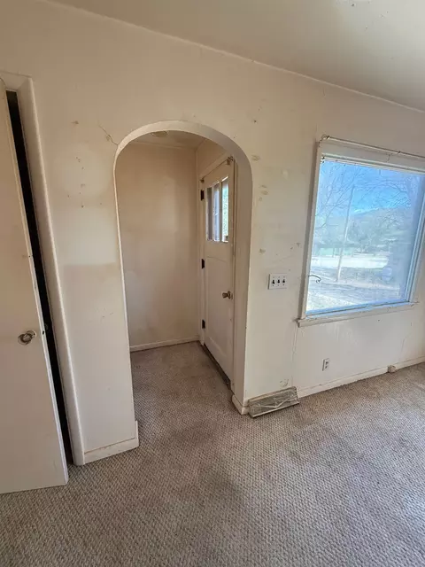 Entry Way - 1937 Baltimore Ave, Hot Springs, SD 57747 photo 1 of 1