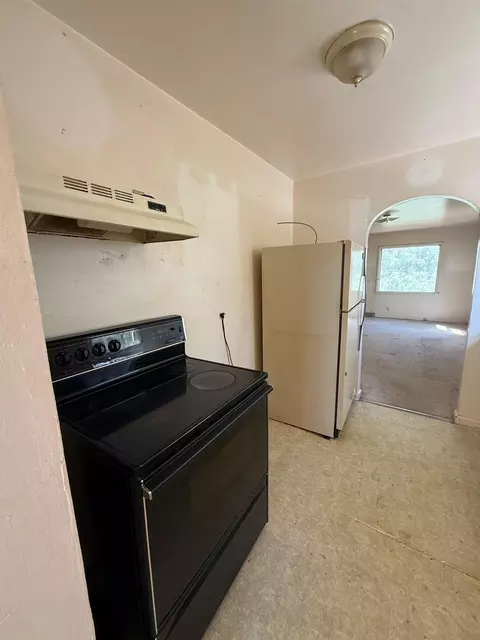 Kitchen - 1937 Baltimore Ave, Hot Springs, SD 57747 photo 2 of 3