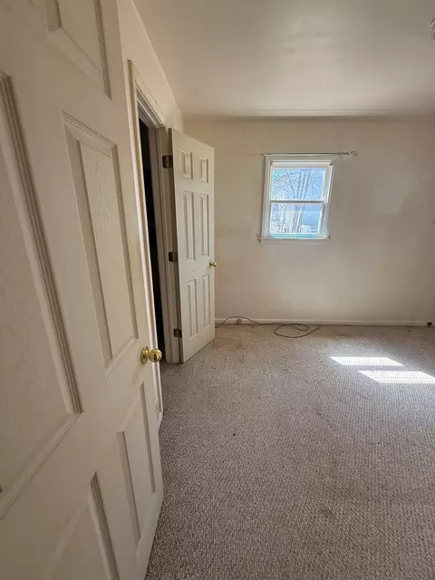 Bedroom - 1937 Baltimore Ave, Hot Springs, SD 57747 photo 4 of 5