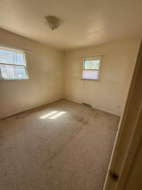Bedroom - 1937 Baltimore Ave, Hot Springs, SD 57747 photo 5 of 5