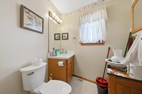 Bath - 2910 Sapphire Ln, Spearfish, SD 57783 photo 4 of 5