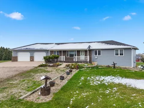 2910 Sapphire Ln, Spearfish, SD 57783
