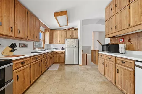 Kitchen - 632 Weber Dr, Sturgis, SD 57785 photo 3 of 3