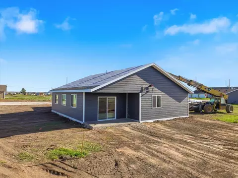 10889 Eagle Ct, Belle Fourche, SD 57717 photo 2