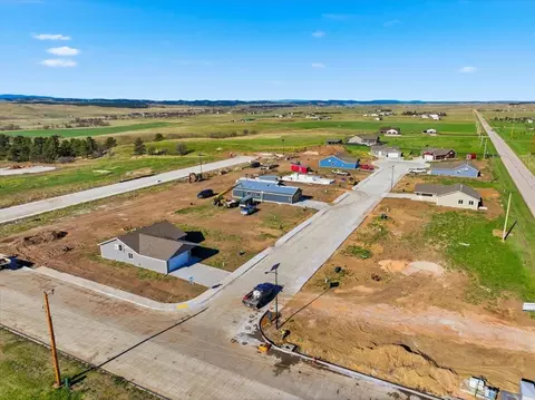 10889 Eagle Ct, Belle Fourche, SD 57717 photo 4