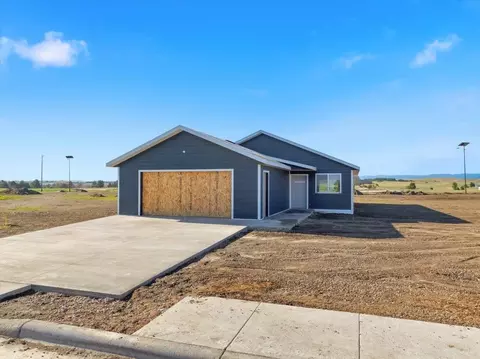 10889 Eagle Ct, Belle Fourche, SD 57717
