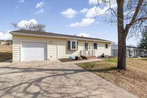 616 E Oakland St, Rapid City, SD 57701