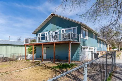 146 S 16th St, Hot Springs, SD 57747