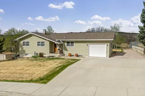 2801 Grandview Dr, Rapid City, SD 57701