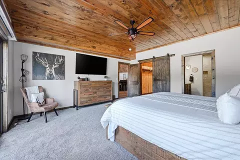 Bedroom - 20811 Mattson Ln, Sturgis, SD 57785 photo 9 of 11
