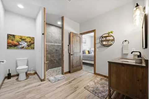 Bath - 20811 Mattson Ln, Sturgis, SD 57785 photo 2 of 5