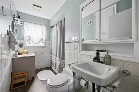 Bath - 1300 Nellie St, Sturgis, SD 57785 photo 1 of 2