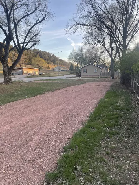 702 Indianapolis Ave, Hot Springs, SD 57747