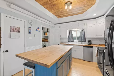 Kitchen - 204 Park Ave, Lead, SD 57754 photo 4 of 4