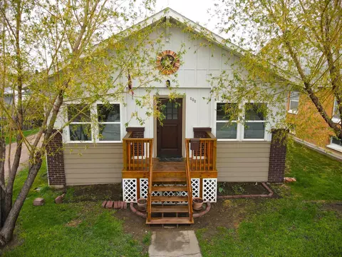 808 Harding St, Belle Fourche, SD 57717