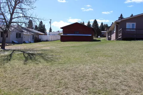 1122 Pine St, Custer, SD 57730