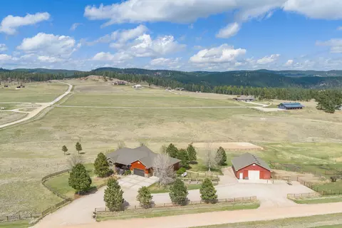 22640 Hazel Ln, Rapid City, SD 57702