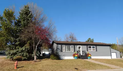 1446 Evanston Ave, Hot Springs, SD 57747