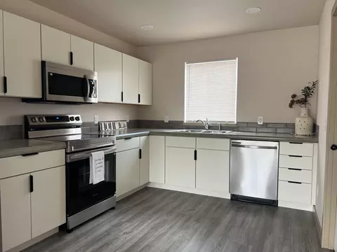 Kitchen - 901 Butte St, Belle Fourche, SD 57717 photo 4 of 5