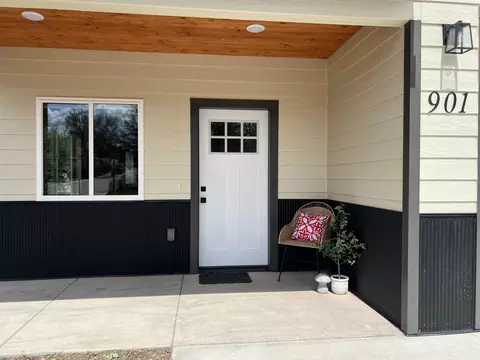 Exterior - 901 Butte St, Belle Fourche, SD 57717 photo 2 of 6