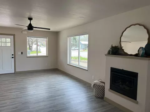 Living - 901 Butte St, Belle Fourche, SD 57717 photo 1 of 3