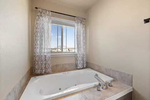 Bath - 476 Freude Ln, Box Elder, SD 57719 photo 2 of 4
