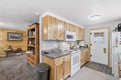Kitchen - 606 Victory Ln, Custer, SD 57730 photo 3 of 3