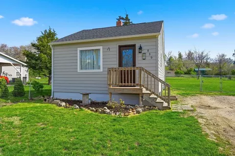 830 Lawrence St, Belle Fourche, SD 57717