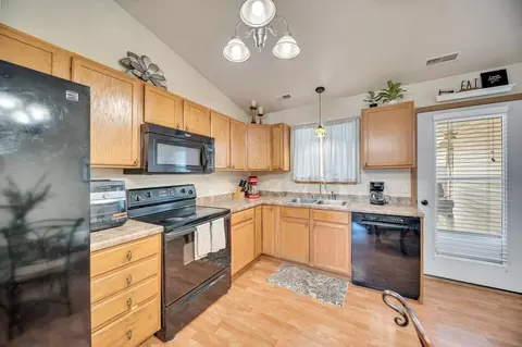 10903 Freedom Pl, Summerset, SD 57718 photo 8