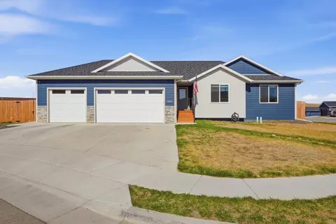 1013 Shape Ct, Rapid City, SD 57703
