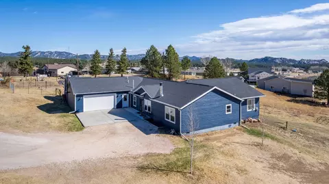 594 S 11th St, Custer, SD 57730