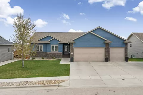 4306 Vinecliff Dr, Rapid City, SD 57703