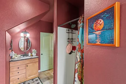 Bath - 414 Bleeker St, Lead, SD 57754 photo 3 of 3