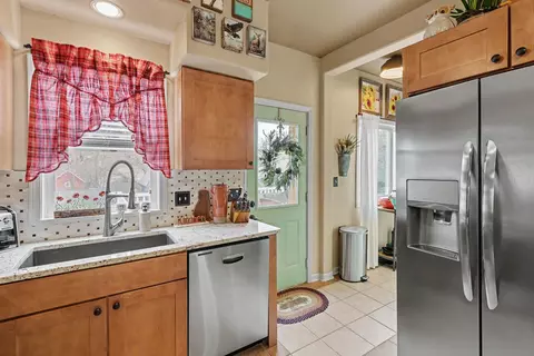 Kitchen - 414 Bleeker St, Lead, SD 57754 photo 3 of 3