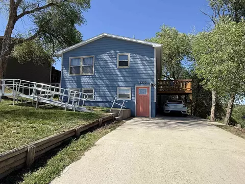 2330 Lincoln Ave, Hot Springs, SD 57747