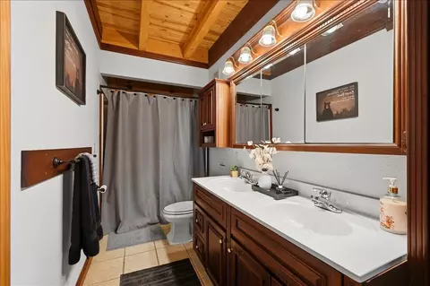 Bath - 21180 Lookout Trl, Lead, SD 57754 photo 1 of 2