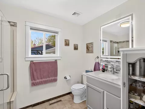 Bath - 700 Stanley St, Belle Fourche, SD 57717 photo 1 of 1
