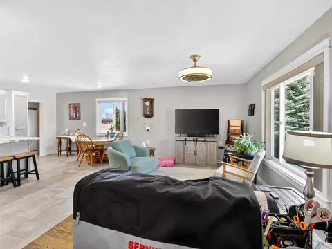 Living - 700 Stanley St, Belle Fourche, SD 57717 photo 5 of 5