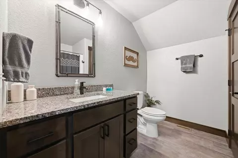 Bath - 21291 Ridgewood Trl, Lead, SD 57754 photo 5 of 8
