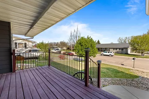 Exterior - 2122 11th Ave, Belle Fourche, SD 57717 photo 2 of 10