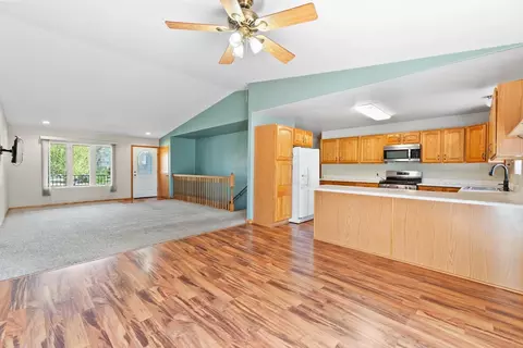 Living - 2122 11th Ave, Belle Fourche, SD 57717 photo 3 of 9