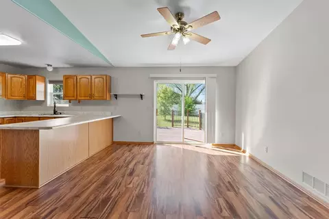 Living - 2122 11th Ave, Belle Fourche, SD 57717 photo 6 of 9