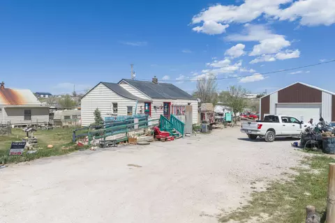 4390 W Sunnyside Dr, Rapid City, SD 57701