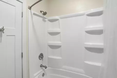 Bath - 1605 Arizona Ave, Spearfish, SD 57783 photo 8 of 8