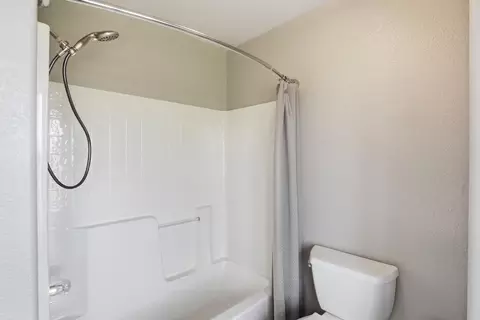 Bath - 1605 Arizona Ave, Spearfish, SD 57783 photo 5 of 8