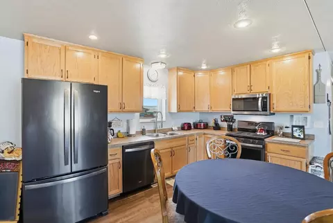Kitchen - 477 Bluebird Dr, Box Elder, SD 57719 photo 4 of 6