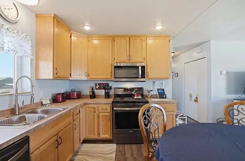 Kitchen - 477 Bluebird Dr, Box Elder, SD 57719 photo 3 of 6