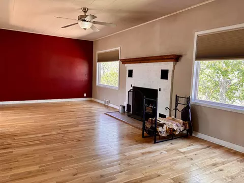 Living - 310 7th Ave, Edgemont, SD 57735 photo 2 of 3