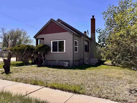 310 7th Ave, Edgemont, SD 57735